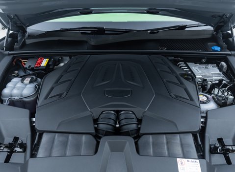 Porsche Cayenne TURBO E-HYBRID Coupe with GT Package 41