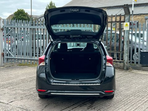 Toyota Auris VVT-I ACTIVE TOURING SPORTS 23