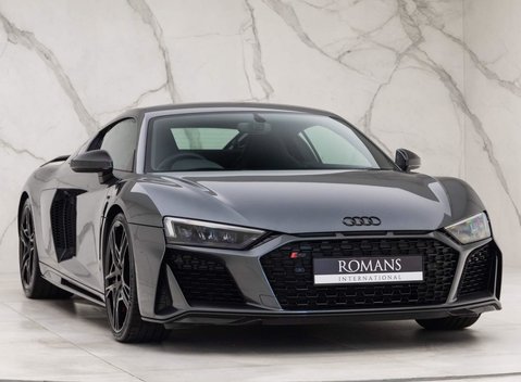 Audi R8 V10 Performance Carbon Black 6
