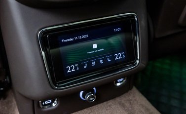 Bentley Bentayga V8 First Edition LHD 22