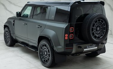 Land Rover Defender 110 OCTA EDITION ONE 12