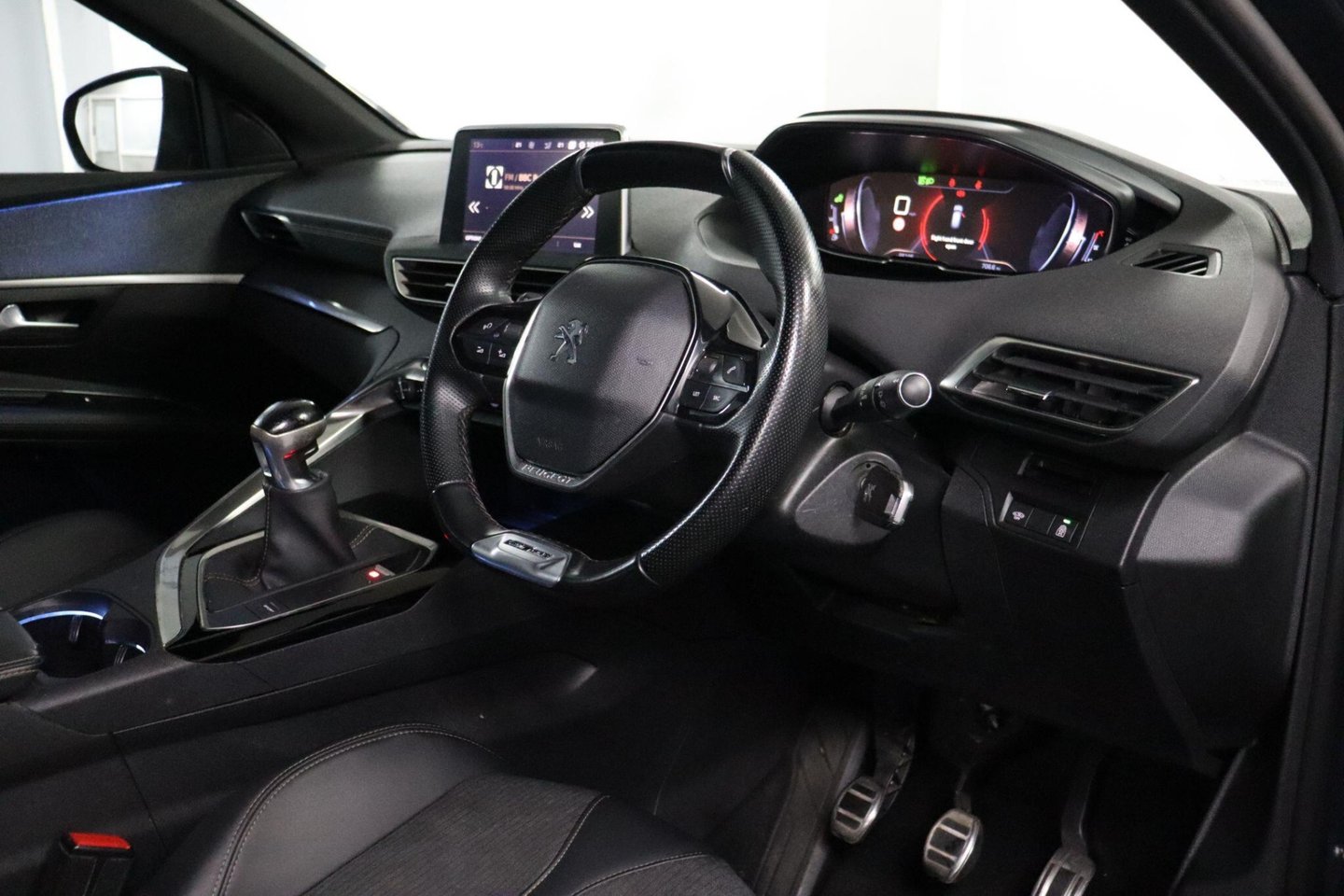 2019 Peugeot 3008 — image 25