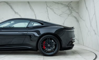 Aston Martin DBS Superleggera 37