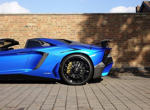 Lamborghini Aventador SV Roadster 23