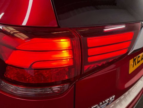 Mitsubishi Outlander 2.4 Outlander Exceed PHEV CVT 4WD 5dr 48