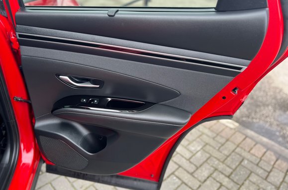 Hyundai TUCSON 1.6 T-GDI ULTIMATE HYBRID AUTO 30