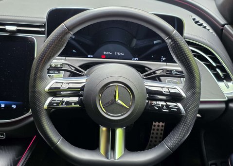 Mercedes-Benz E Class 2.0 E 300 AMG LINE Advanced E Auto 5dr 11