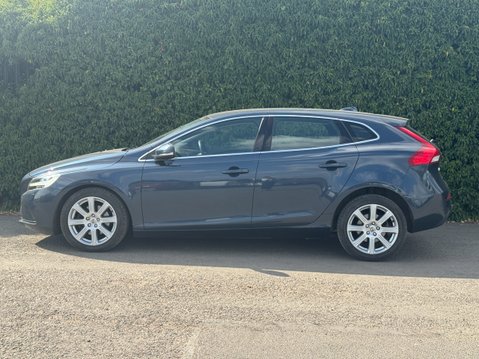 Volvo V40 (Sold) 2.0 T2 Inscription Hatchback 5dr Petrol Manual Euro 6 (s/s) (122 ps) 28
