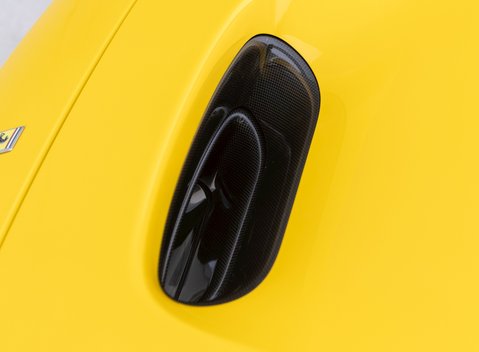 Ferrari F8 Tributo 23