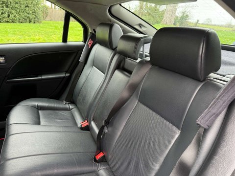 Ford Mondeo 3.0 Mondeo ST220 5dr 9