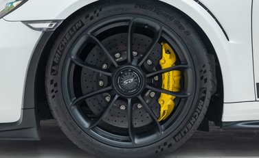 Porsche 911 GT3 RS (991.2) 31