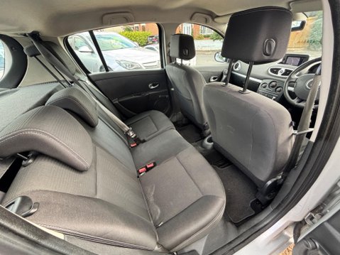Renault Clio 1.2 TCe Dynamique Euro 4 5dr 21