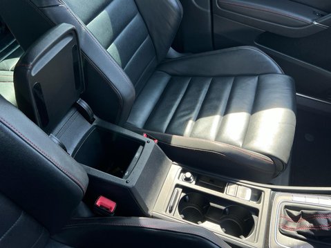 Volkswagen Golf GTI PERFORMANCE DSG 28