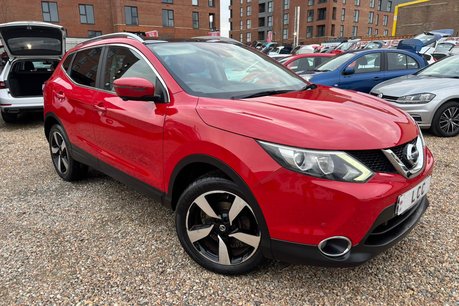 Nissan Qashqai N-TEC PLUS DIG-T.. GLASS ROOF.. SAT NAV.. REVERSING CAMERA.. 5 SERVICES