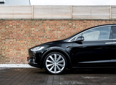 Tesla Model X 100D 23