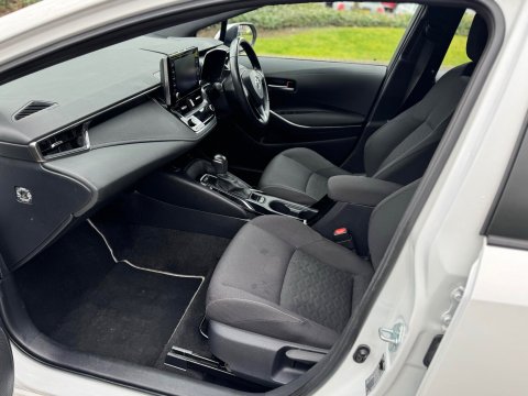 Toyota Corolla ICON TECH 14