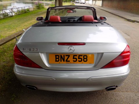 Mercedes-Benz SL Series SL500 11