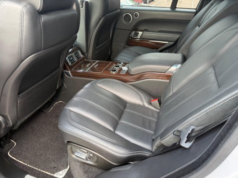 Land Rover Range Rover 3.0h SDV6 Autobiography Auto 4WD Euro 5 (s/s) 5dr 41