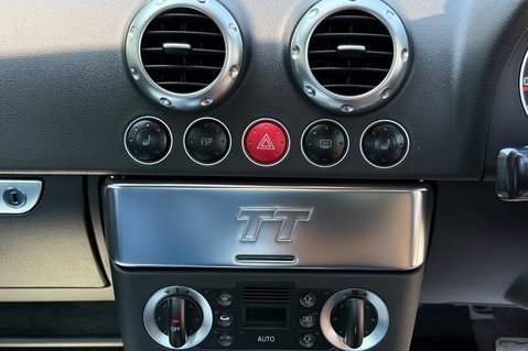 Audi TT V6 QUATTRO DSG- ONE OWNER FROM NEW - ORIGINAL - THOUSANDS SPENT 37