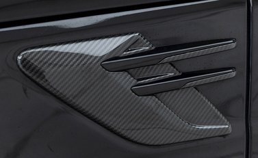 Land Rover Range Rover Sport 5.0 SVR Carbon Edition 30