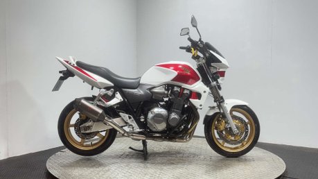 Honda CB 2008 26K OUTSTANDING CONDITION NEW MOT MUSCLE BIKE 1300CC 1