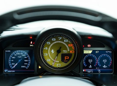 Ferrari 812 Superfast 14