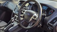 Ford Focus 1.6 Zetec Navigator Hatchback 5dr Petrol Powershift Euro 5 (125 ps) 57