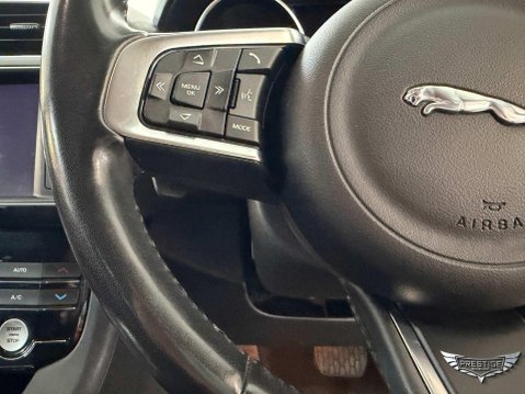 Jaguar F-Pace 2.0 D180 Prestige Auto AWD Euro 6 (s/s) 5dr 54