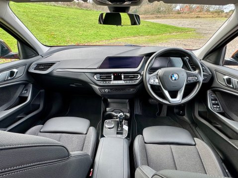 BMW 1 Series 1.5 118i Sport DCT Euro 6 (s/s) 5dr 27