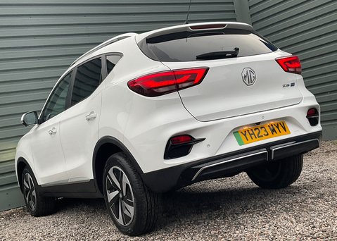MG ZS EV 72kWh TROPHY 14