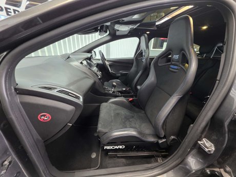 Ford Focus 2.3T EcoBoost RS Hatchback 5dr Petrol Manual AWD Euro 6 (s/s) (350 ps) 9