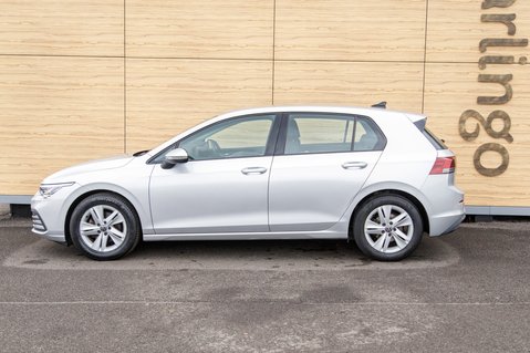 Volkswagen Golf LIFE ETSI DSG 9