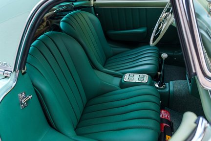 Mercedes-Benz SL Class 300SL Roadster 23