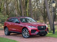 Jaguar F-Pace R-DYNAMIC BLACK 1