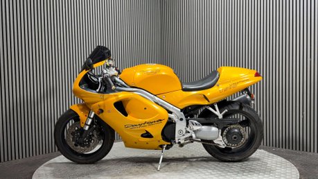 Triumph Daytona 1997 ONLY 27K RUNNING PROJECT BIKE SPARES OR REPAIR 4