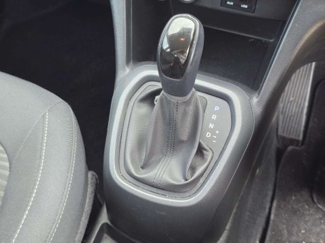 Hyundai i10 1.2 SE Hatchback 5dr Petrol Auto Euro 6 (87 ps) 38