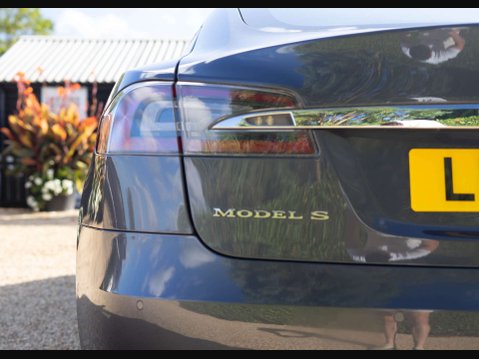 Tesla Model S ModeL S 75D 4WD 5dr 28