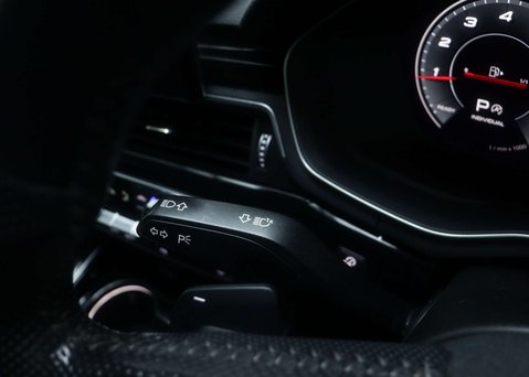 Audi A4 2.0 A4 Black Edition 35 TFSI Semi-Auto 4dr 41