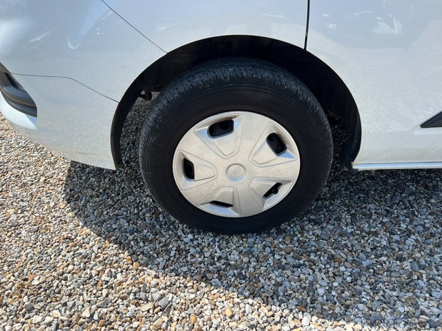 Ford Transit Custom SWB L1H1 Low Roof Trend 300 Air Con Sensors EURO 6 NO VAT 13