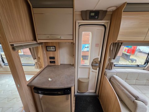 Coachman Pastiche 560/4 17