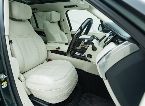Land Rover Range Rover D350 AUTOBIOGRAPHY LWB 14
