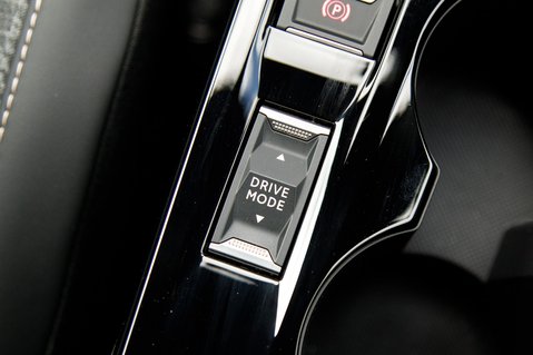 Peugeot 2008 PURETECH EAT8 S/S ALLURE 31
