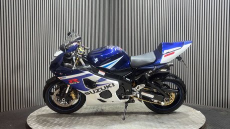 Suzuki GSX-R 2005 28K NEW MOT SERVICED WARRANTY 600CC SUPER SPORT GIXXER 6