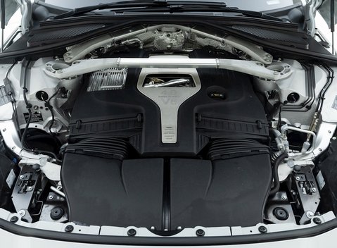 Aston Martin DBX 707 31