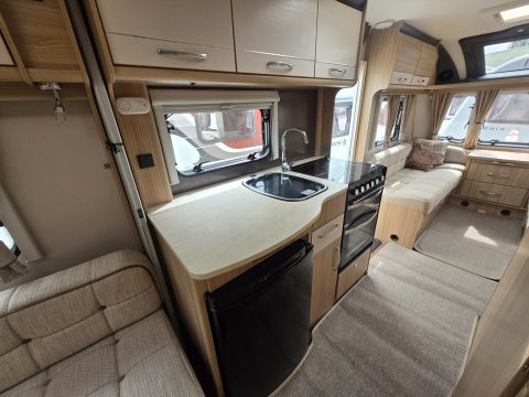 Coachman Vision 570 13