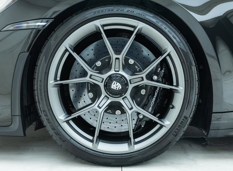 Porsche 911 GT3 Touring (992) 29