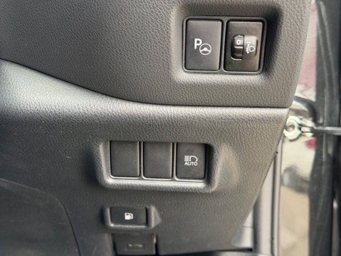 Toyota C-HR DESIGN 14