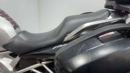 Yamaha FZ 600 2004 31K MOT RECENTLY SERVICED 600CC FULL LUGGAGE 7