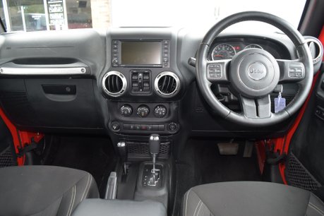 Jeep Wrangler Sahara Unlimited Edition Auto 5