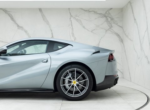 Ferrari 812 Superfast 31
